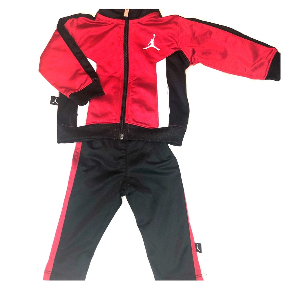 🦁 Jordan track suit